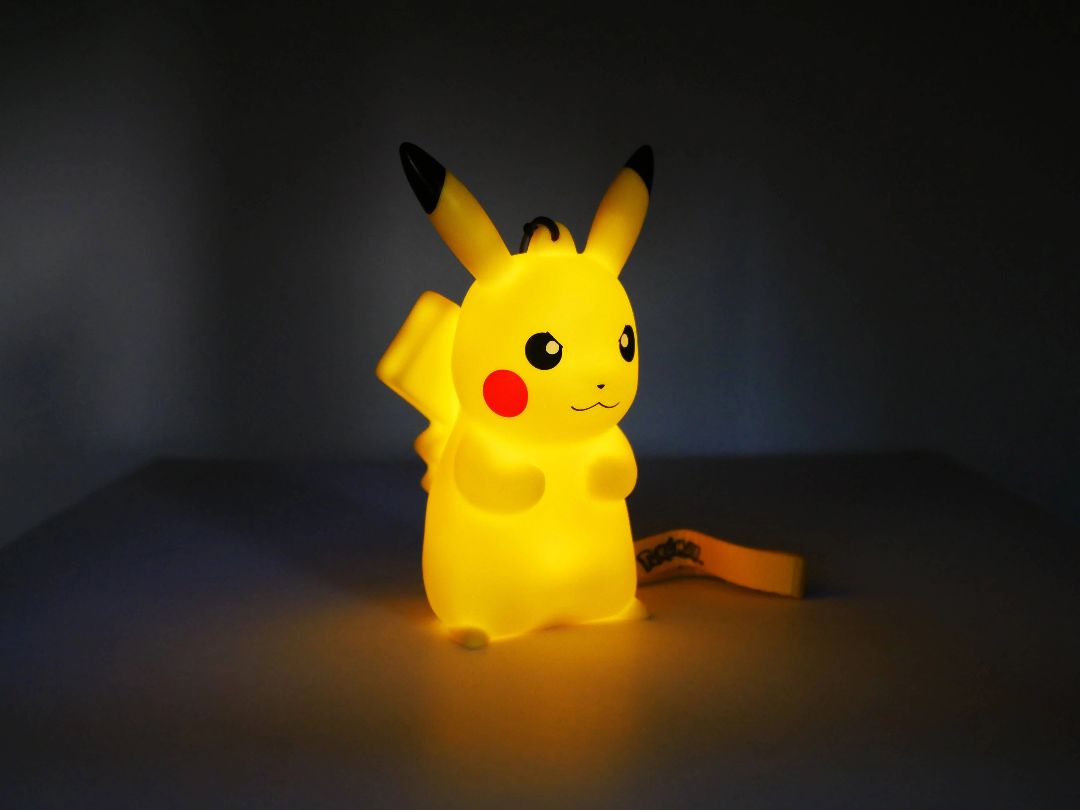 Light-Up Figurine Pokémon Pikachu Grumpy with handstrap - Image 5